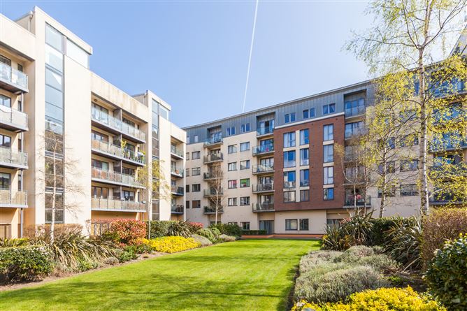 Burnell Square Court Yard